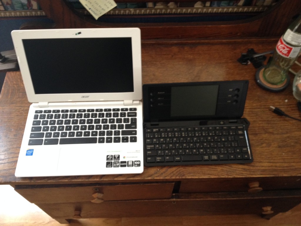 Chromebook vs Pomera DM100